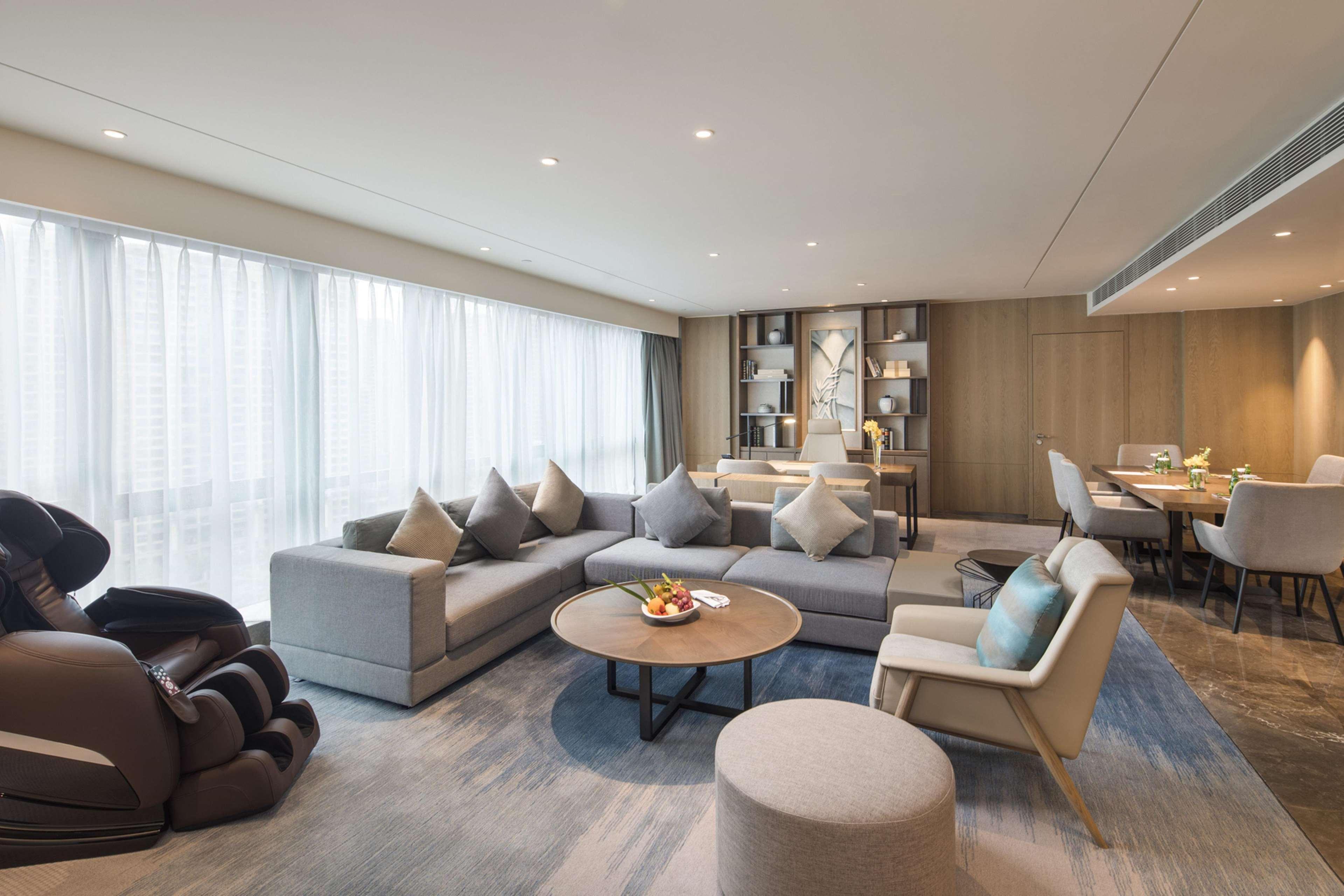Doubletree By Hilton Hotel Shenzhen Longhua, Near Huawei, Foxcnn, Shenzhen North Railway, Uniwalk & Uniworld Shopping Mall, Sam'S Club Bagian luar foto