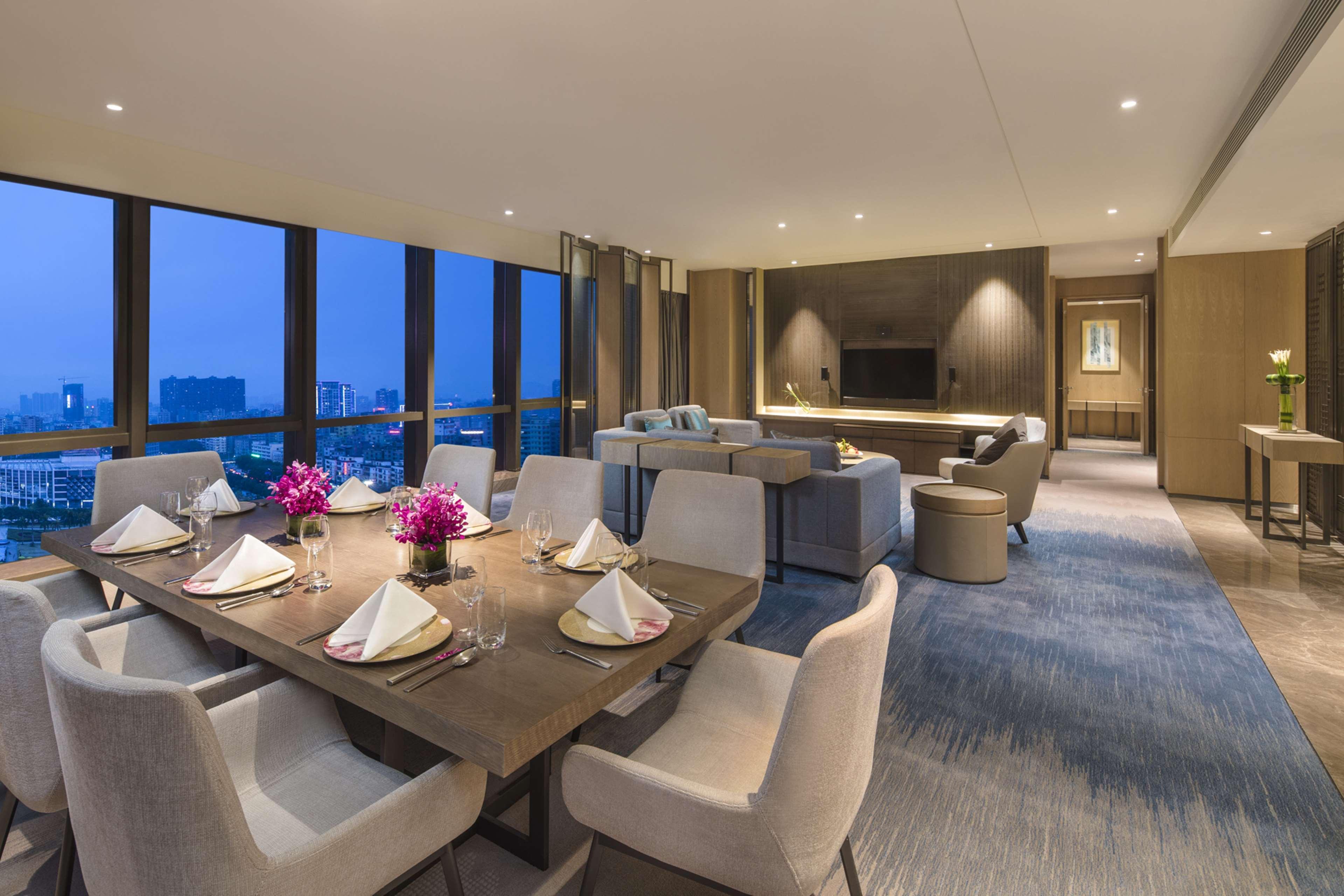 Doubletree By Hilton Hotel Shenzhen Longhua, Near Huawei, Foxcnn, Shenzhen North Railway, Uniwalk & Uniworld Shopping Mall, Sam'S Club Bagian luar foto