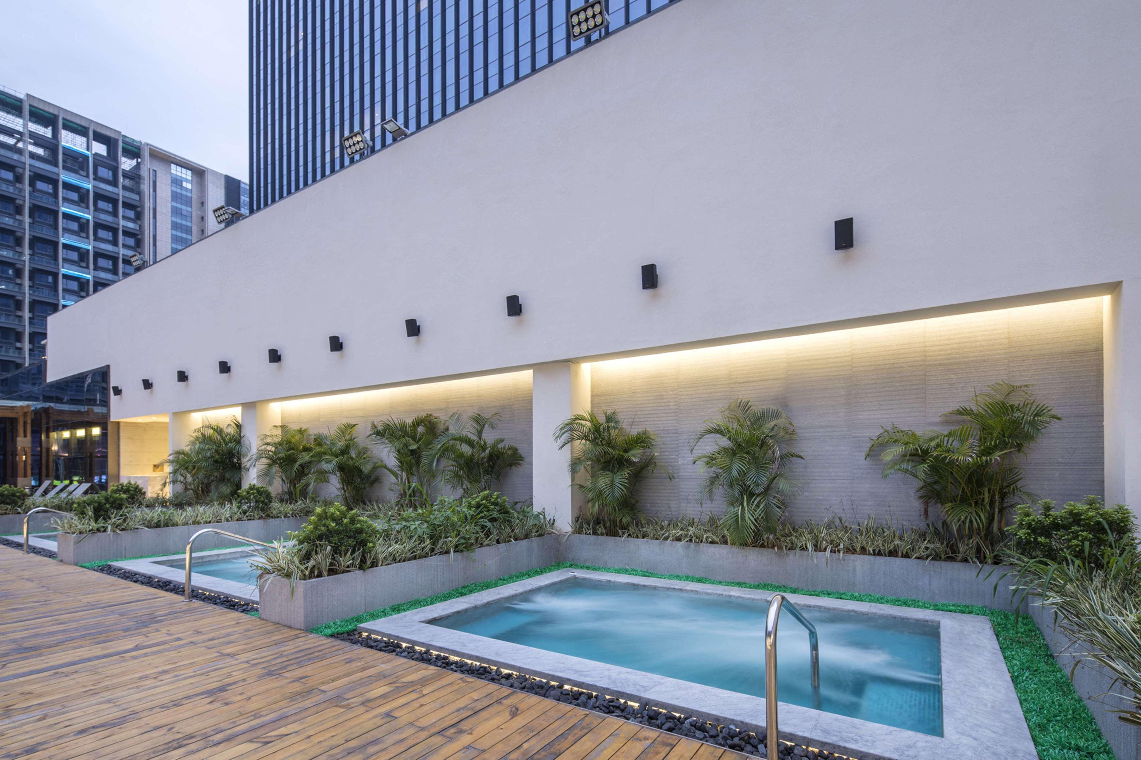 Doubletree By Hilton Hotel Shenzhen Longhua, Near Huawei, Foxcnn, Shenzhen North Railway, Uniwalk & Uniworld Shopping Mall, Sam'S Club Bagian luar foto