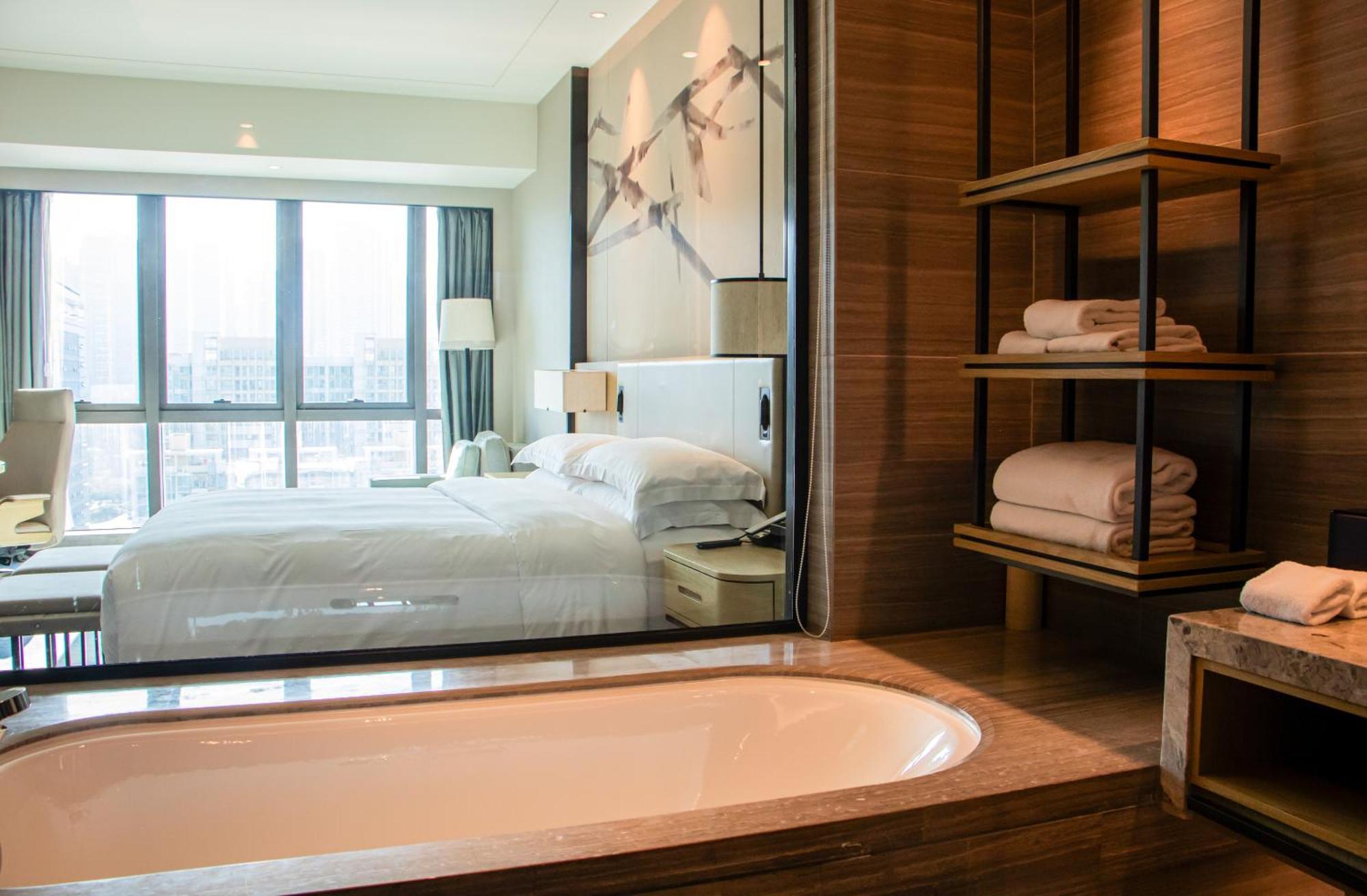 Doubletree By Hilton Hotel Shenzhen Longhua, Near Huawei, Foxcnn, Shenzhen North Railway, Uniwalk & Uniworld Shopping Mall, Sam'S Club Bagian luar foto