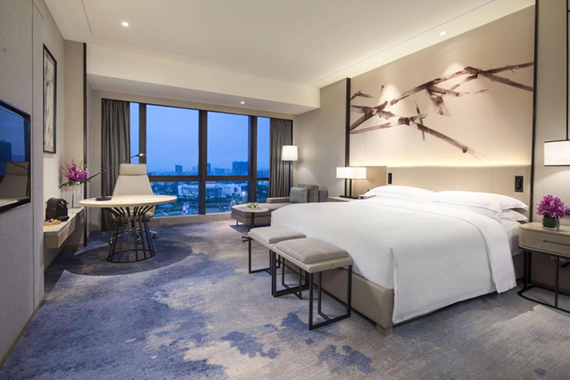 Doubletree By Hilton Hotel Shenzhen Longhua, Near Huawei, Foxcnn, Shenzhen North Railway, Uniwalk & Uniworld Shopping Mall, Sam'S Club Bagian luar foto